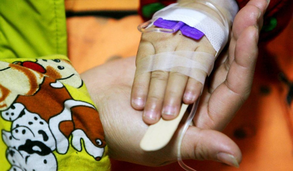 Copil de doi ani din Iaşi, în stare gravă la spital, după ce a înghițit pastile pentru tensiune