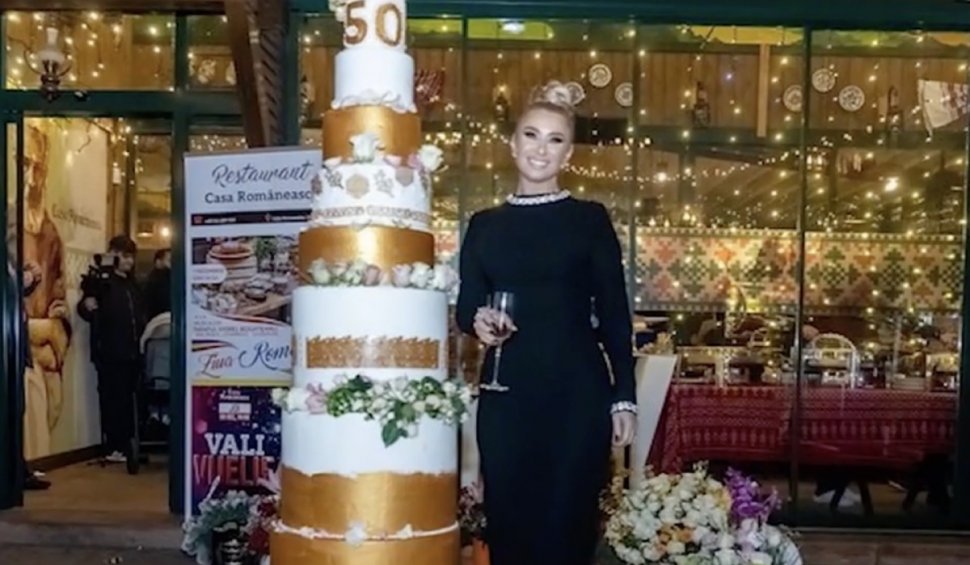 Ana Maria Prodan a împlinit 50 de ani. Imagini de la petrecere de pomină: tort mai înalt decât sărbătorita, bani lipiţi pe fruntea maneliştilor