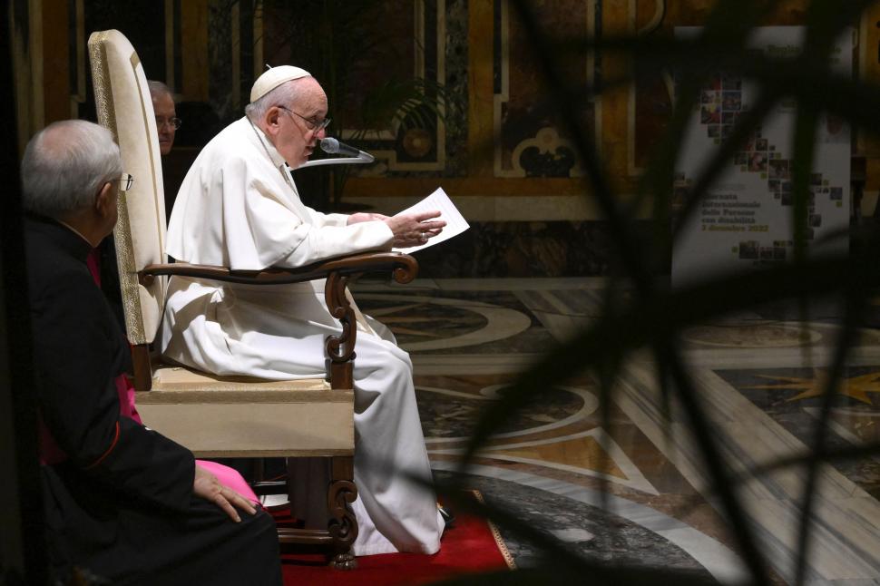 Papa Francisc împlinește astăzi 86 de ani: "Am ajuns deja la vârsta la care trebuie să spui 'ce bine arătați!'" 806086