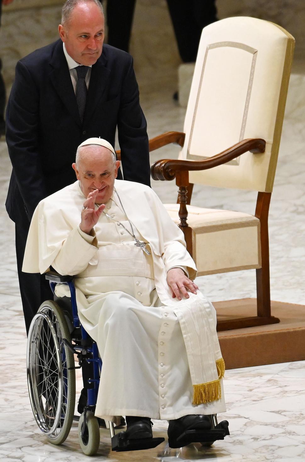 Papa Francisc împlinește astăzi 86 de ani: "Am ajuns deja la vârsta la care trebuie să spui 'ce bine arătați!'" 806088