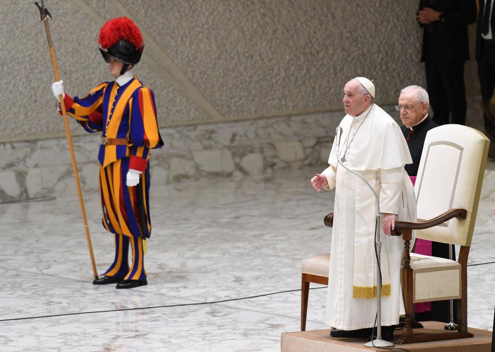 Papa Francisc împlinește astăzi 86 de ani: "Am ajuns deja la vârsta la care trebuie să spui 'ce bine arătați!'" 806089