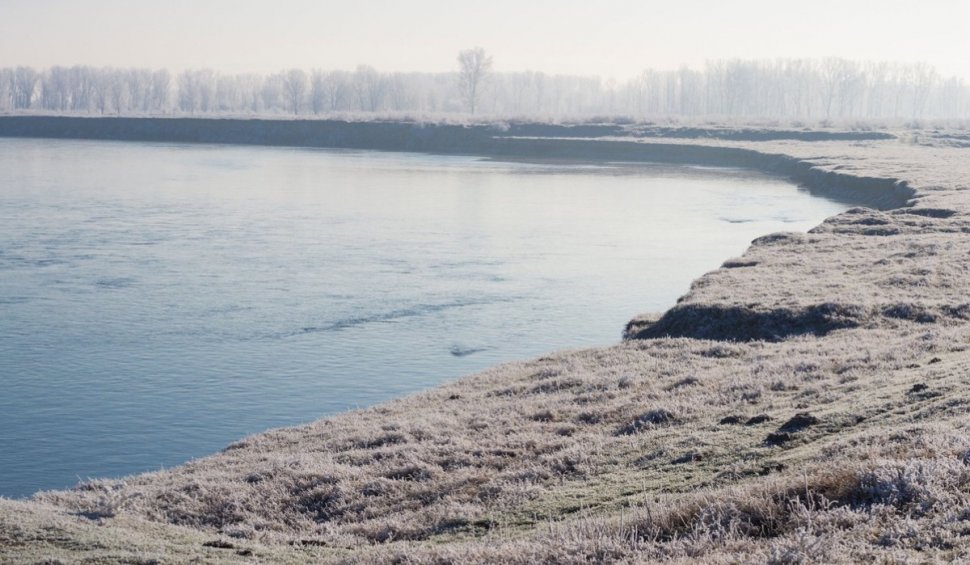 Un pescar dispărut pe râul Olt, căutat cu drone și scafandri. Prietenul cu care plecase a fost găsit înecat