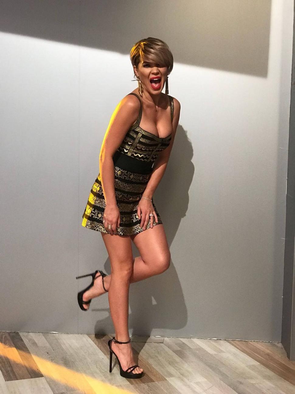 Recunoşti blondina din imagine? A stârnit controverse cu pozele sale ca fotomodel şi e una din cele mai îndrăgite românce 806163