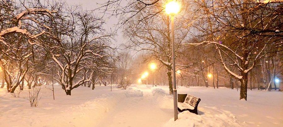 Moscova se confruntă cu o "apocalipsă a zăpezii". A fost depășit recordul din 1941! Abia se mai poate circula 806228