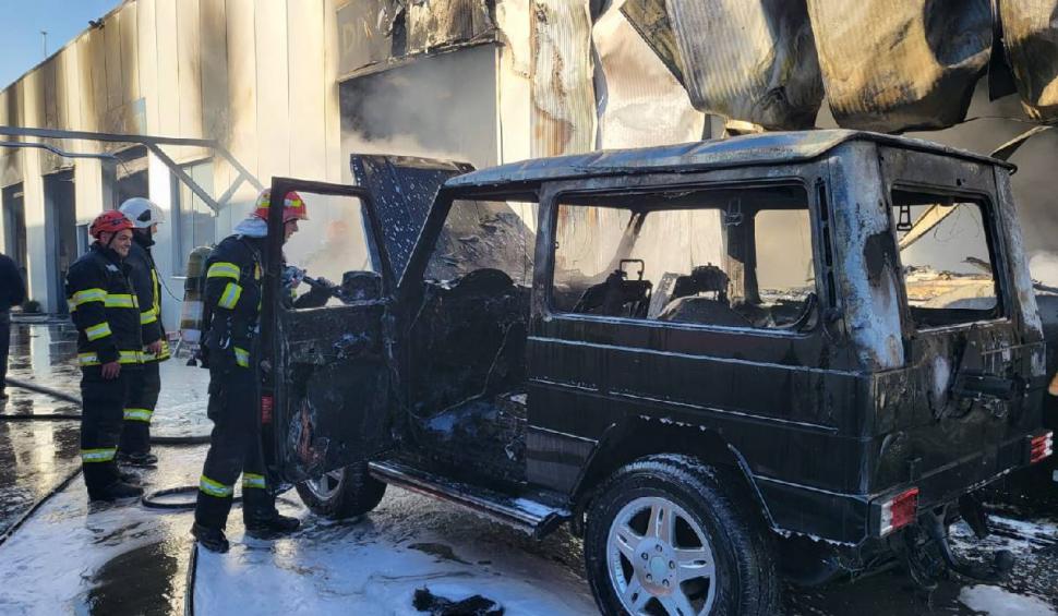 Un incendiu a izbucnit la un service auto din Satu Mare. Hala avea 800 de metri pătrați  806392