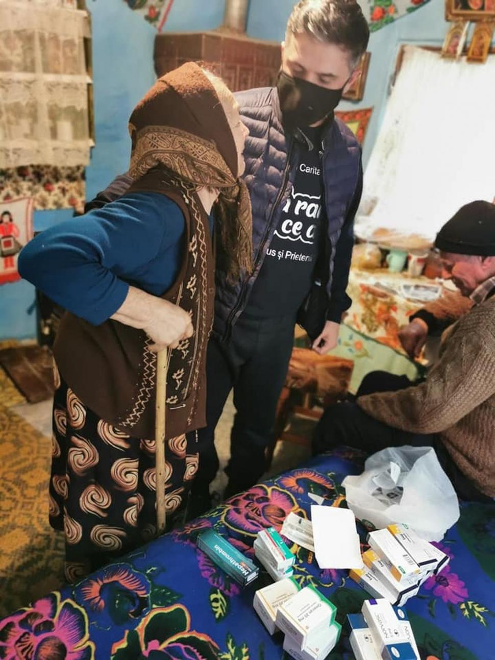 Tanti Maria trăieşte cu o pensie de 95 de lei pe lună. "Nu are pe nimeni. Uneori mănâncă mămăligă cu urzici, fructe" 806376