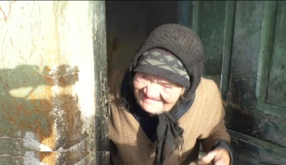 Bunica Margareta, cu lacrimi în ochi, are o dorinţă de Crăciun la 94 de ani: să aibă o sticlă de suc pe masă 806509