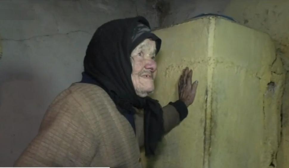 Bunica Margareta, cu lacrimi în ochi, are o dorinţă de Crăciun la 94 de ani: să aibă o sticlă de suc pe masă 806527