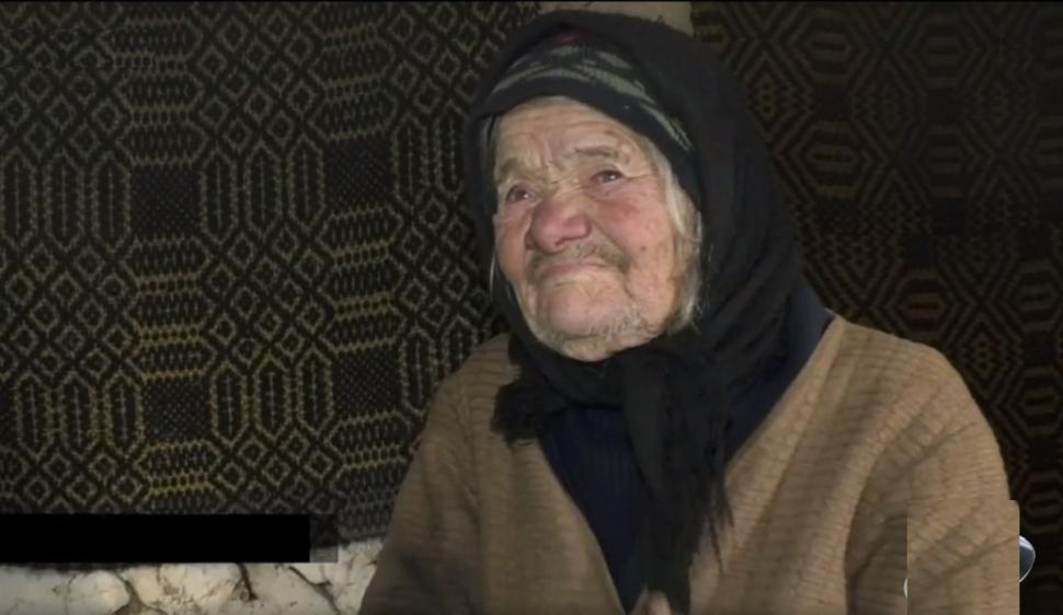 Bunica Margareta, cu lacrimi în ochi, are o dorinţă de Crăciun la 94 de ani: să aibă o sticlă de suc pe masă 806528