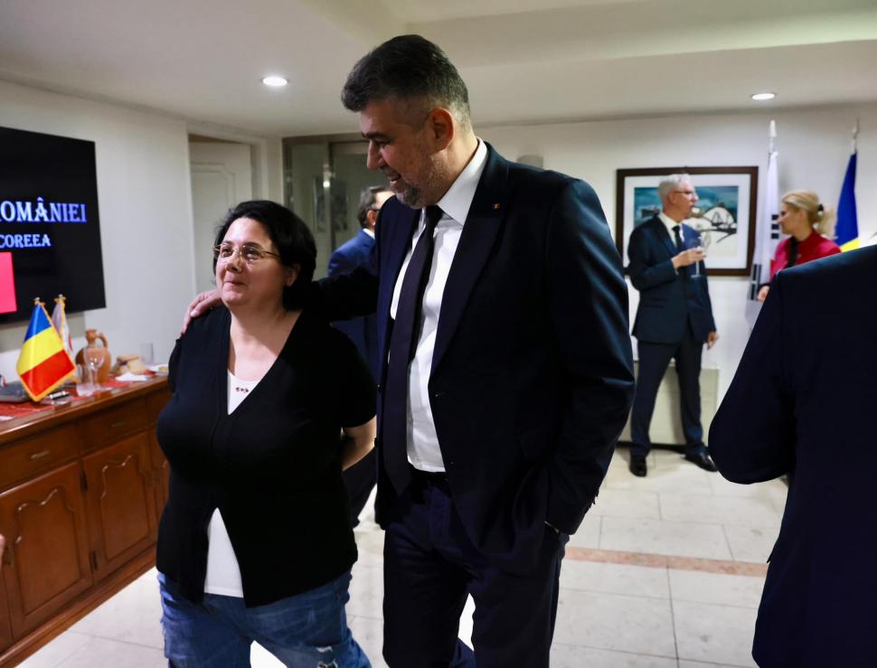 Marcel Ciolacu, în vizită la ambasada din Seul: "Le mulțumesc românilor din Coreea de Sud pentru sinceritatea și energia pozitivă cu care ne-au primit" 806818