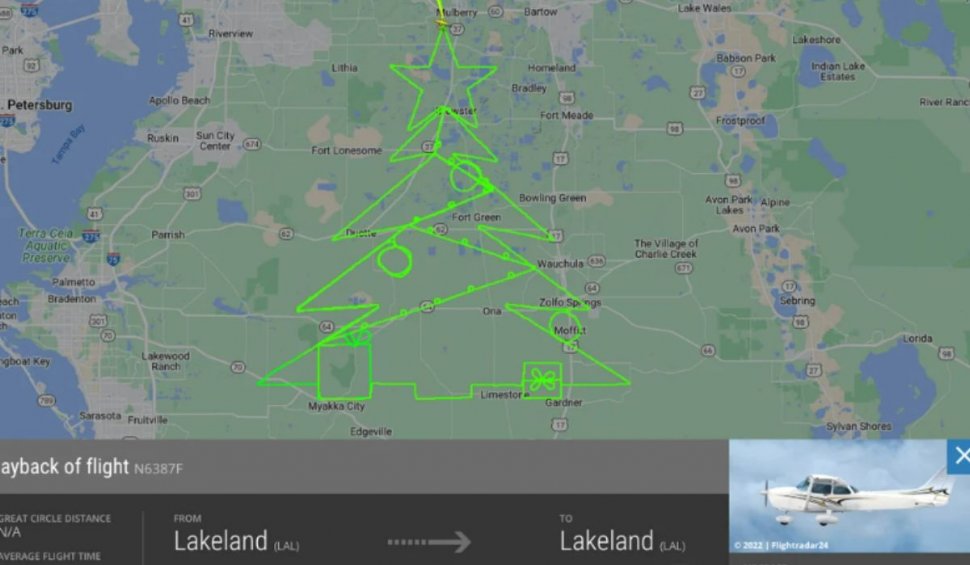 Un pilot american a desenat un brad pe cerul statului american Florida