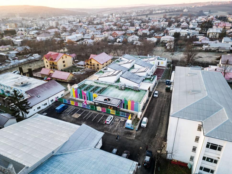 Prima creșă ”verde” a fost inaugurată la Fălticeni. Construcția a fost terminată în mai puțin de patru luni 806834