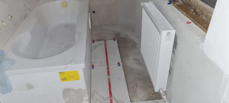 Ţeapa primită de o româncă stabilită în Austria. Cum a fost înşelată de doi muncitori din Arad: "Au luat banii şi mi-au lăsat casa aşa" 806952