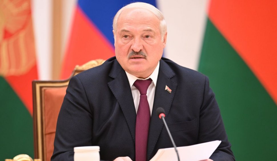 Anunțul lui Lukașenko după vizita lui Putin și după ce Moscova a confirmat că antrenează piloți belaruși să transporte "focoase speciale"
