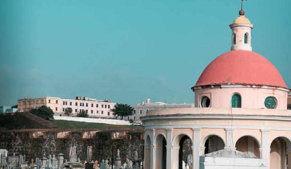 Imagini cu cel mai frumos cimitir din lume. Accesul se face printr-un tunel 806956