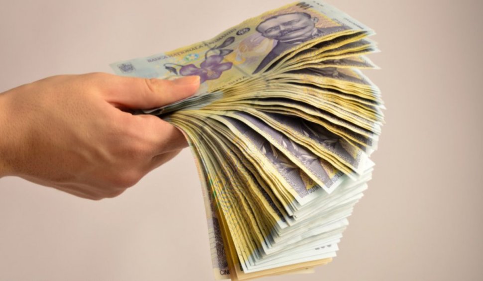 Mai mulţi bani pentru români, din 2023. Statul vrea să tripleze unele ajutoare 