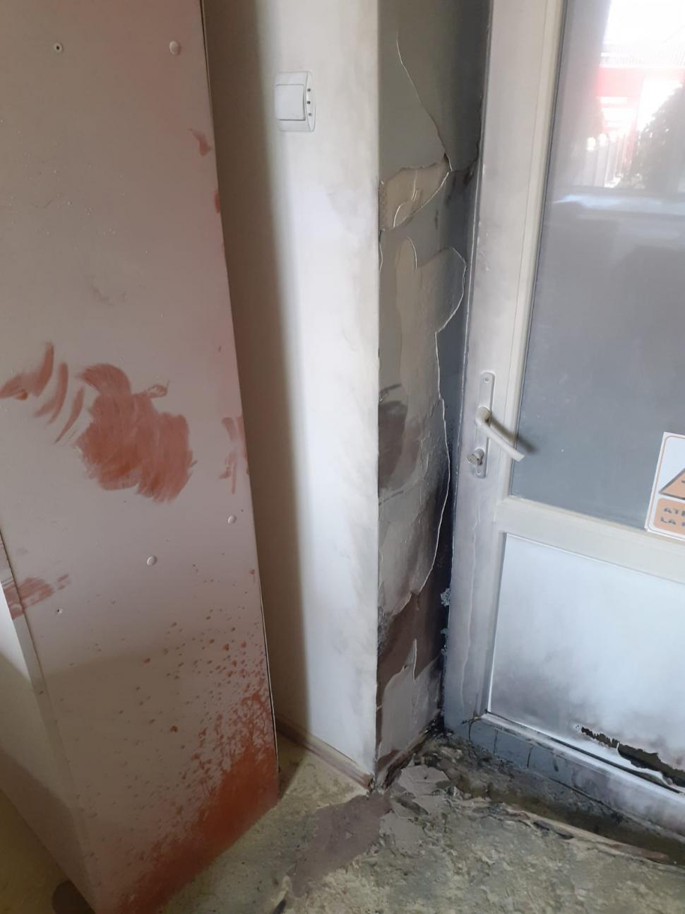 Un bărbat din Vaslui a stropit cu benzină și a încercat să-i dea foc unei angajate a primăriei, pentru că ajutorul de la stat pentru căldură era prea mic 807246