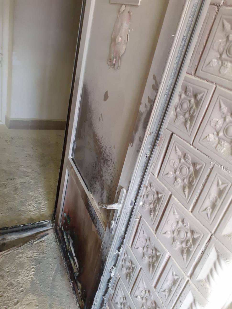 Un bărbat din Vaslui a stropit cu benzină și a încercat să-i dea foc unei angajate a primăriei, pentru că ajutorul de la stat pentru căldură era prea mic 807247