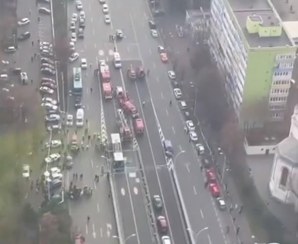 Detalii de la intervenţia de salvare a pasagerilor din accidentul de la Pasajul Unirii. Bilanțul victimelor: Un mort şi 22 răniţi 807353