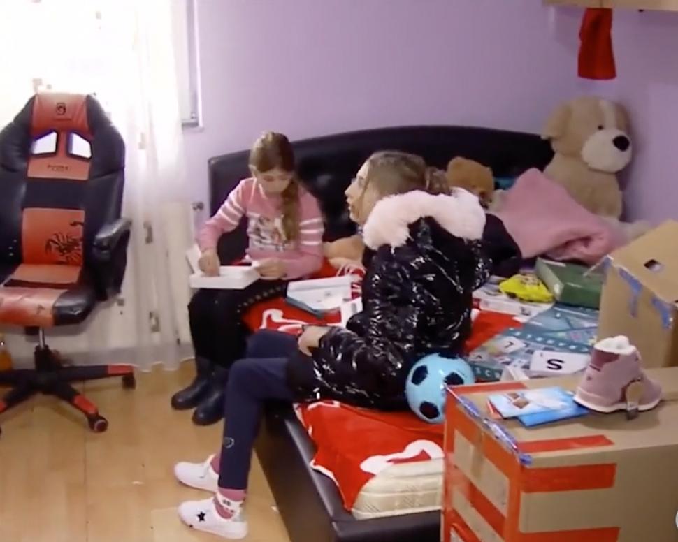 Povestea emoționantă a tatălui care nu a intrat la serbare din cauza hainelor pe care le purta: ”Să ajute și pe alții mai amărâți decât mine” 807392