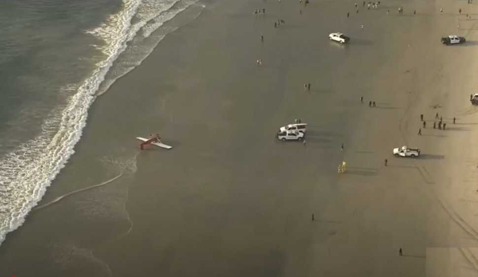 Un avion de mici dimensiuni s-a prăbușit pe o plajă din California. Un fost primar a murit