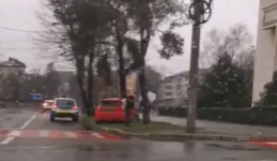 Un angajat al SRI Maramureș beat criță a spulberat o mașină în Baia Mare