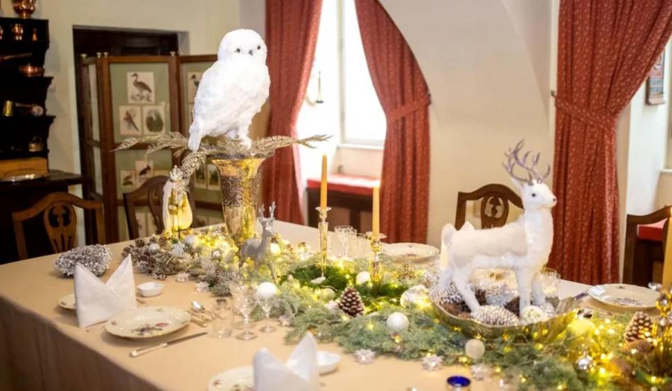 Cum arată masa de Crăciun a Familiei Regale Române. Este pentru a 22-a oară când aceasta petrece la Săvârșin 807738