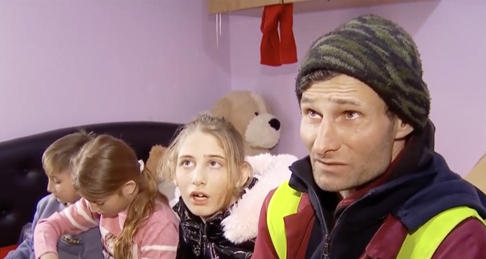 Marius, tatăl care nu a intrat de rușine la serbarea fetiței, va primi un apartament social. "Câteodată îi lăsam pe toţi nemâncaţi" 807594