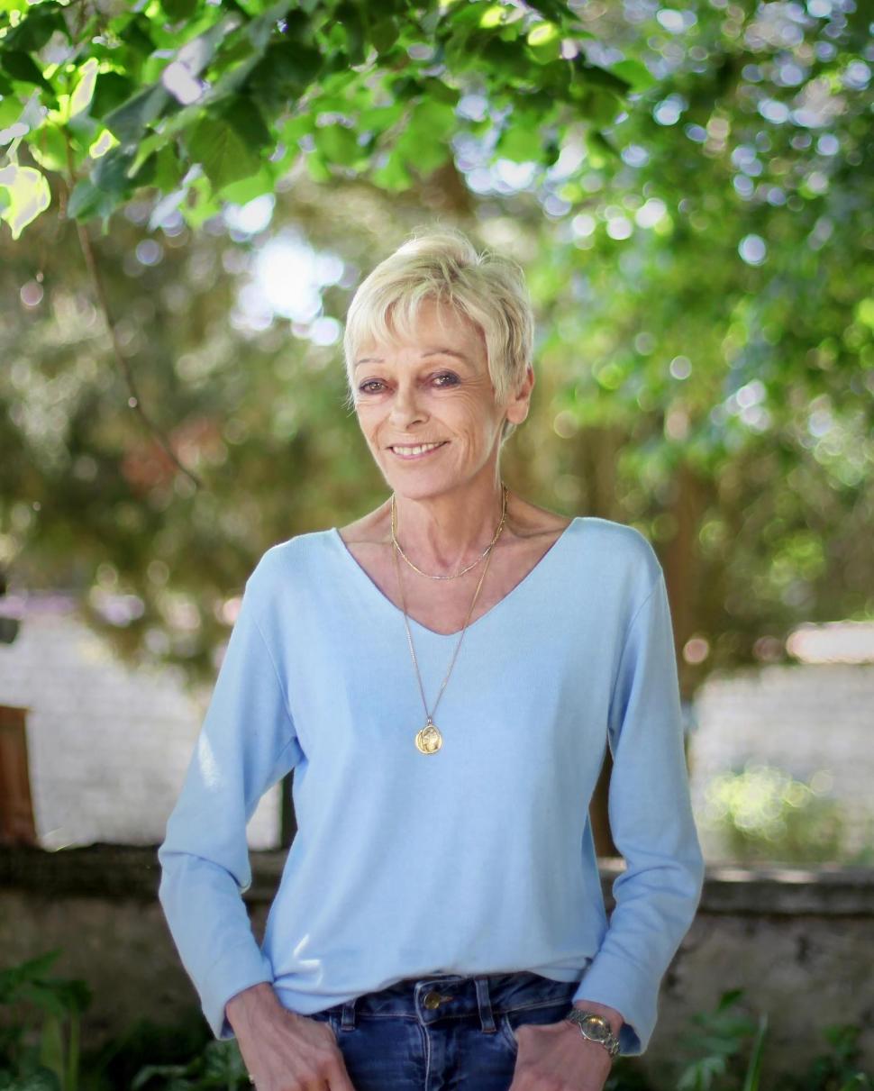 A murit Françoise Bourdin, o scriitoare de succes din Franţa. Avea 70 de ani 807913