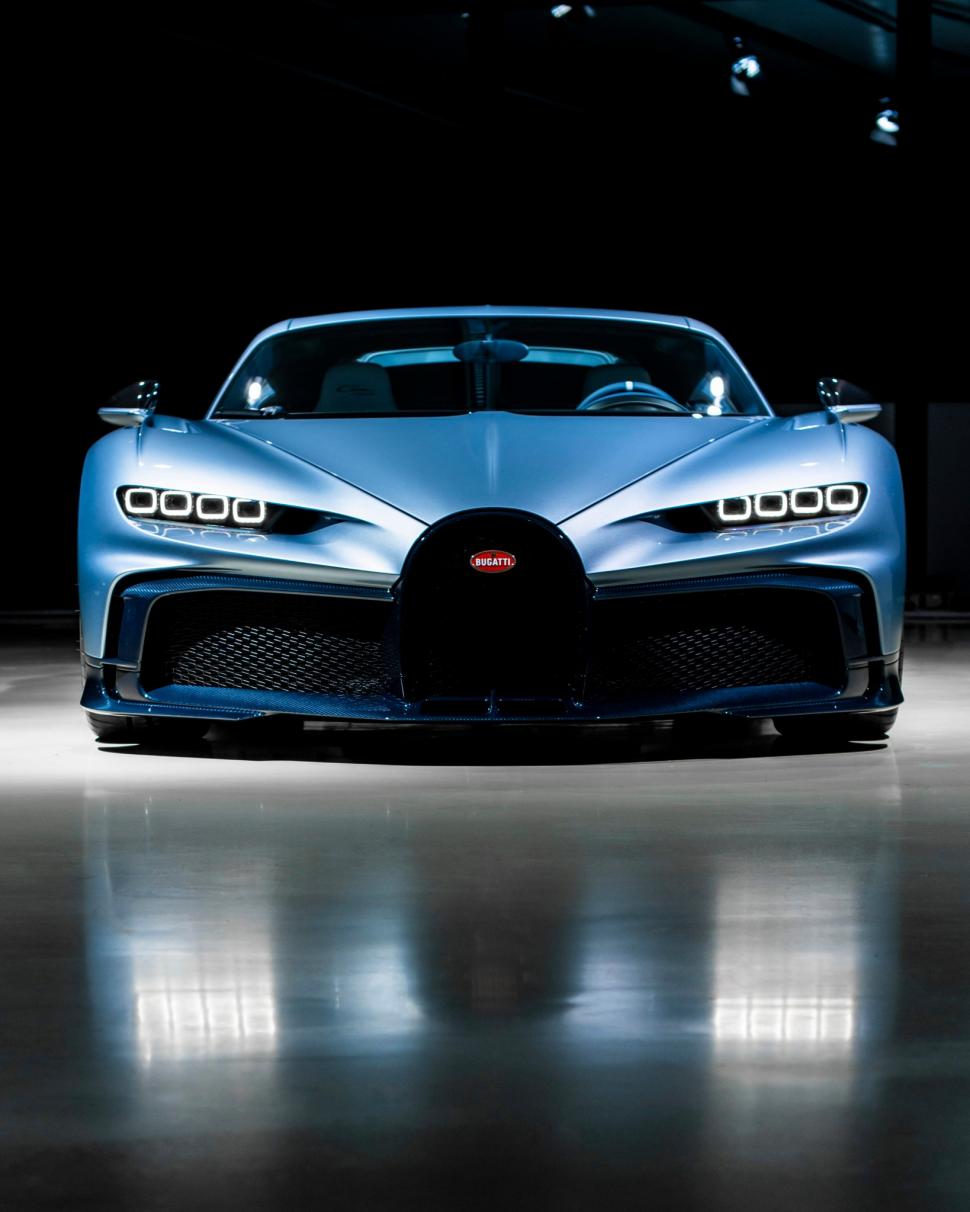 Bugatti vinde cu 4.000.000 de dolari ultima mașină cu propulsie pe benzină 807954