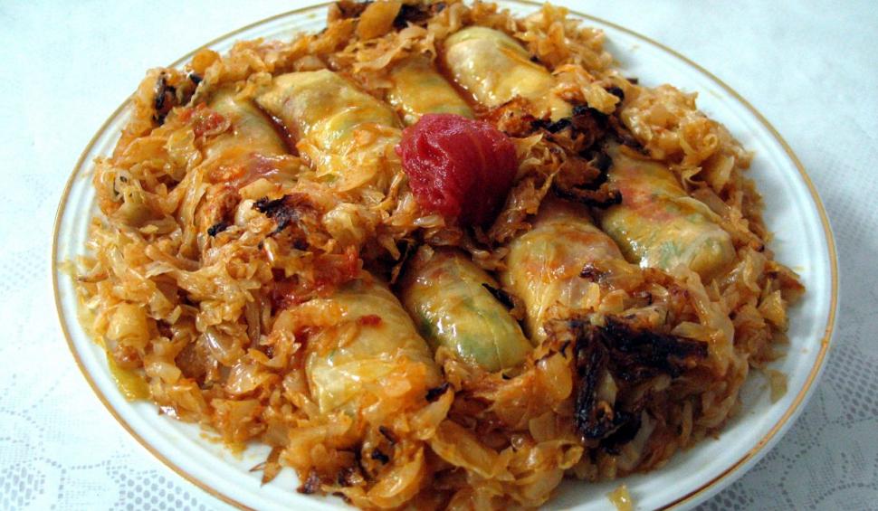 Cât costă o porție de sarmale cu mămăliguță în restaurantul lui chef Cătălin Scărlătescu din București 807840