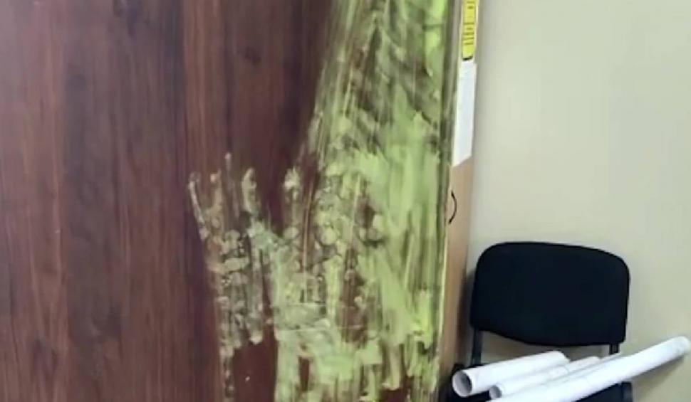 Imagini cu biroul unui lider PSD, spart de hoţi. Ce căutau infractorii chiar de Crăciun 808115