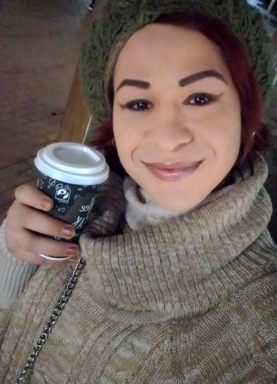 Momentul în care pisica dă peste candela "Monalisei" din Iaşi şi moare în timp ce era live pe Facebook 808050