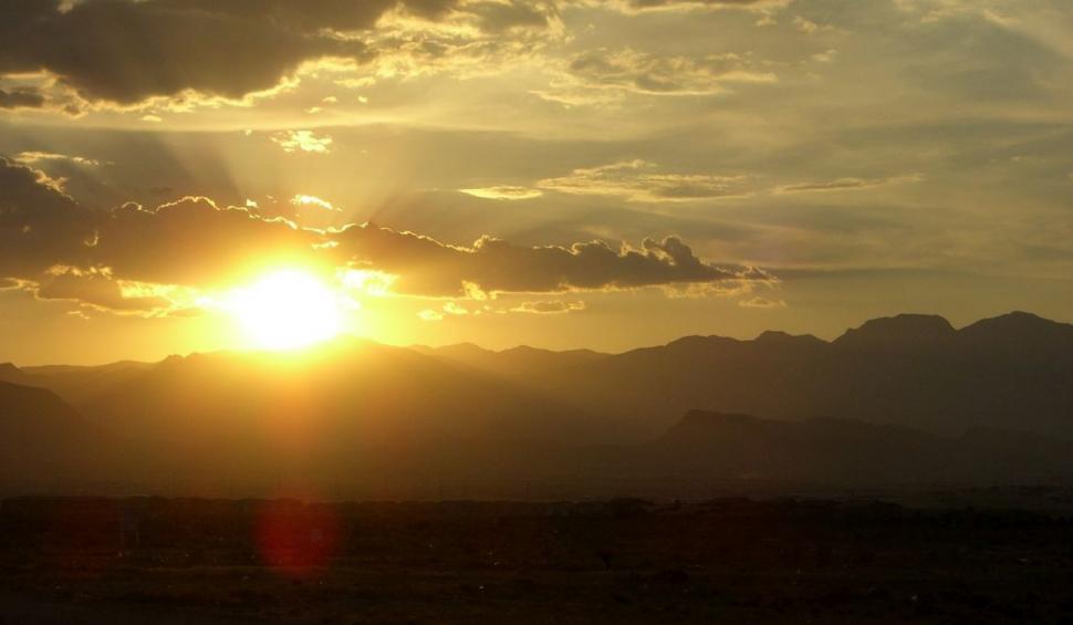 "Vor fi 17 grade, pe 1 ianuarie 2023" | Alina Şerban, ANM, anunţă vreme neobişnuită de Revelion 808234