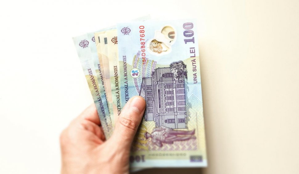 Românii care vor primi mai mulți bani de la 1 ianuarie 2023. Creștere de câteva sute de lei a veniturilor