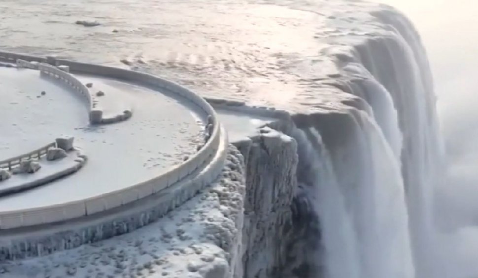 Cascada Niagara a înghețat din cauza valului de ger. Imagini spectaculoase cu fenomenul rar din SUA