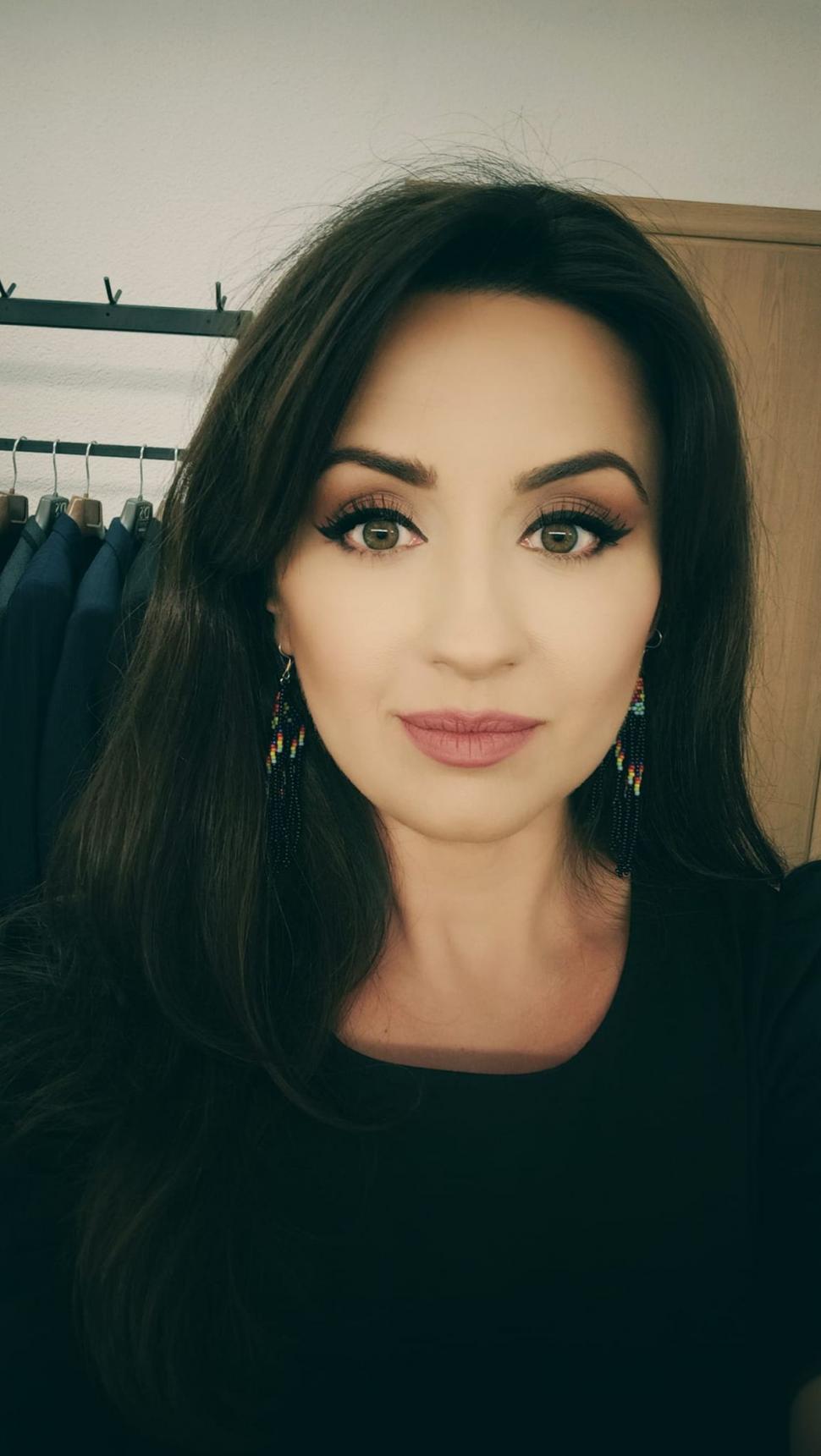 Prezentatoare TVR, atacată de o haită câini în Bucureşti. Poliţia nu a intervenit, acuză femeia 808441