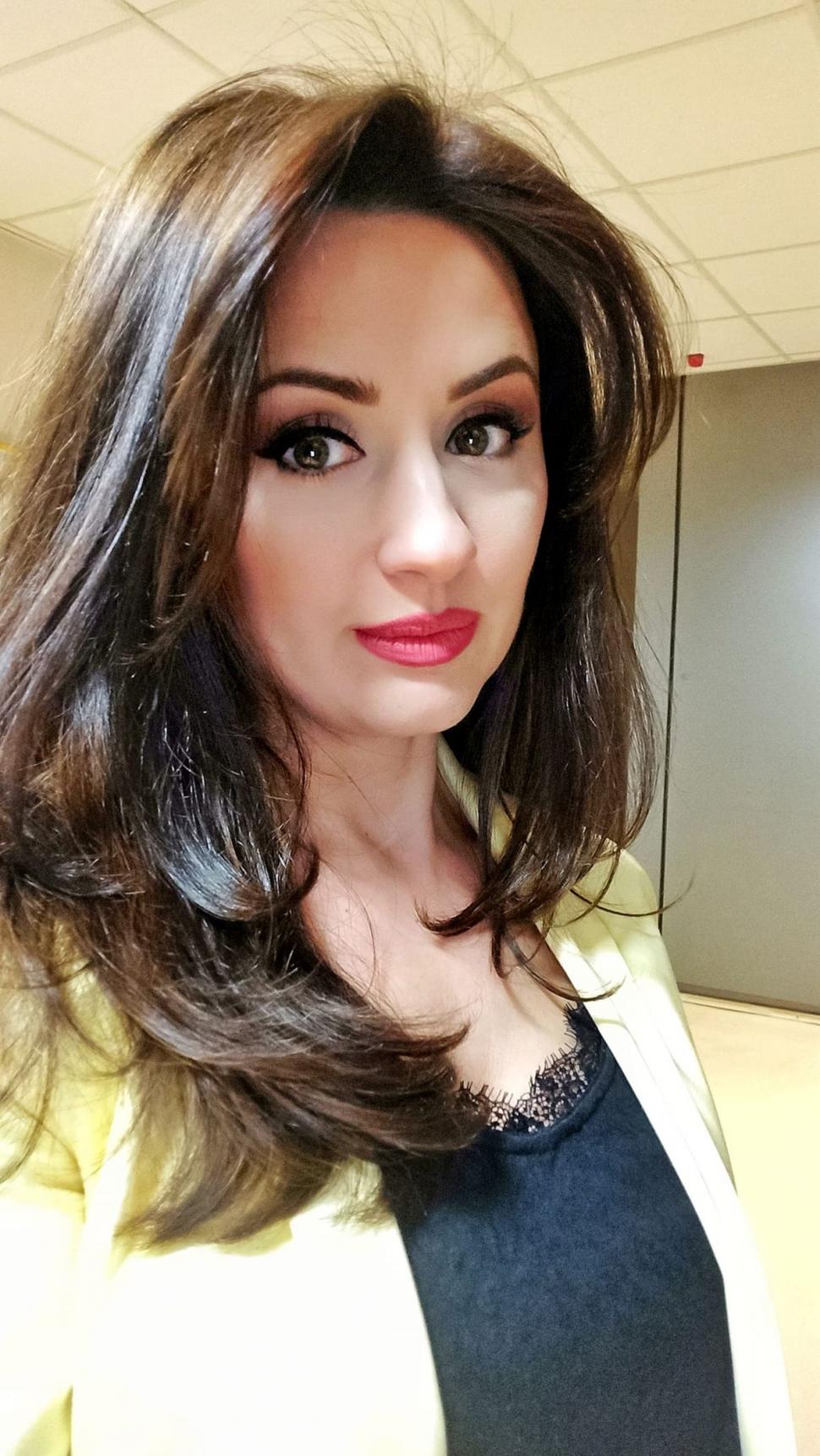 Prezentatoare TVR, atacată de o haită câini în Bucureşti. Poliţia nu a intervenit, acuză femeia 808442