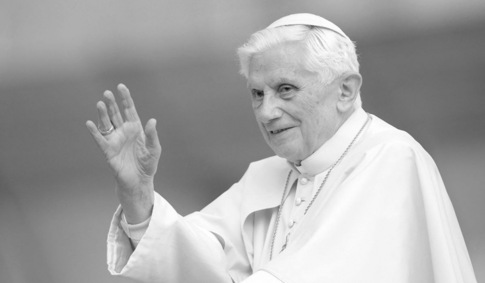 A murit fostul Papă Benedict al XVI-lea, la vârsta de 95 de ani