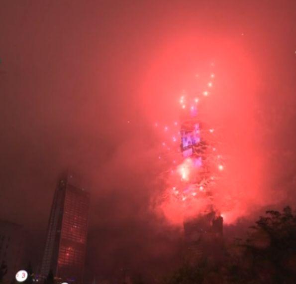 Spectacol de sunet și lumină în marile orașe din lume la intrarea în 2023 | Cum au sărbătorit Sydney, Singapore, Taipei și Hong Kong 808771