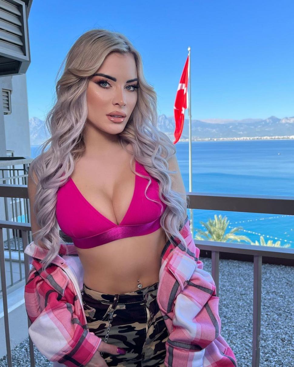 Un fost model Playboy a povestit cum a scăpat de Andrew Tate, după ce acesta a chemat-o în Bucureşti: ”Dumnezeu m-a salvat” 808975