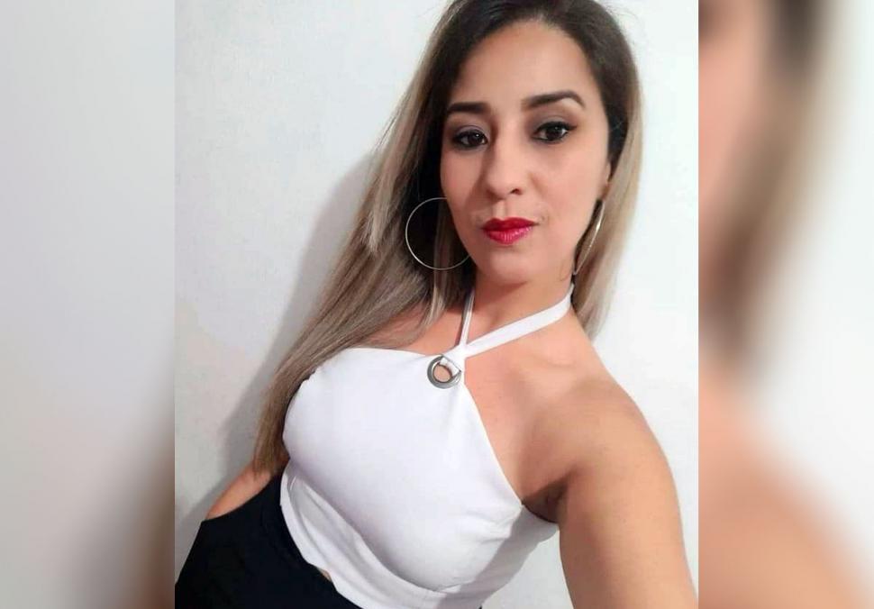 A murit în fața copiilor ei după ce artificiile blocate în haine au explodat 809187