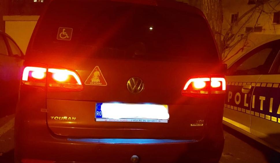 O femeie în scaun cu rotile din Constanţa s-a trezit fără maşină în parcarea unui centru comercial, după ce polițiștii au ridicat-o 809171