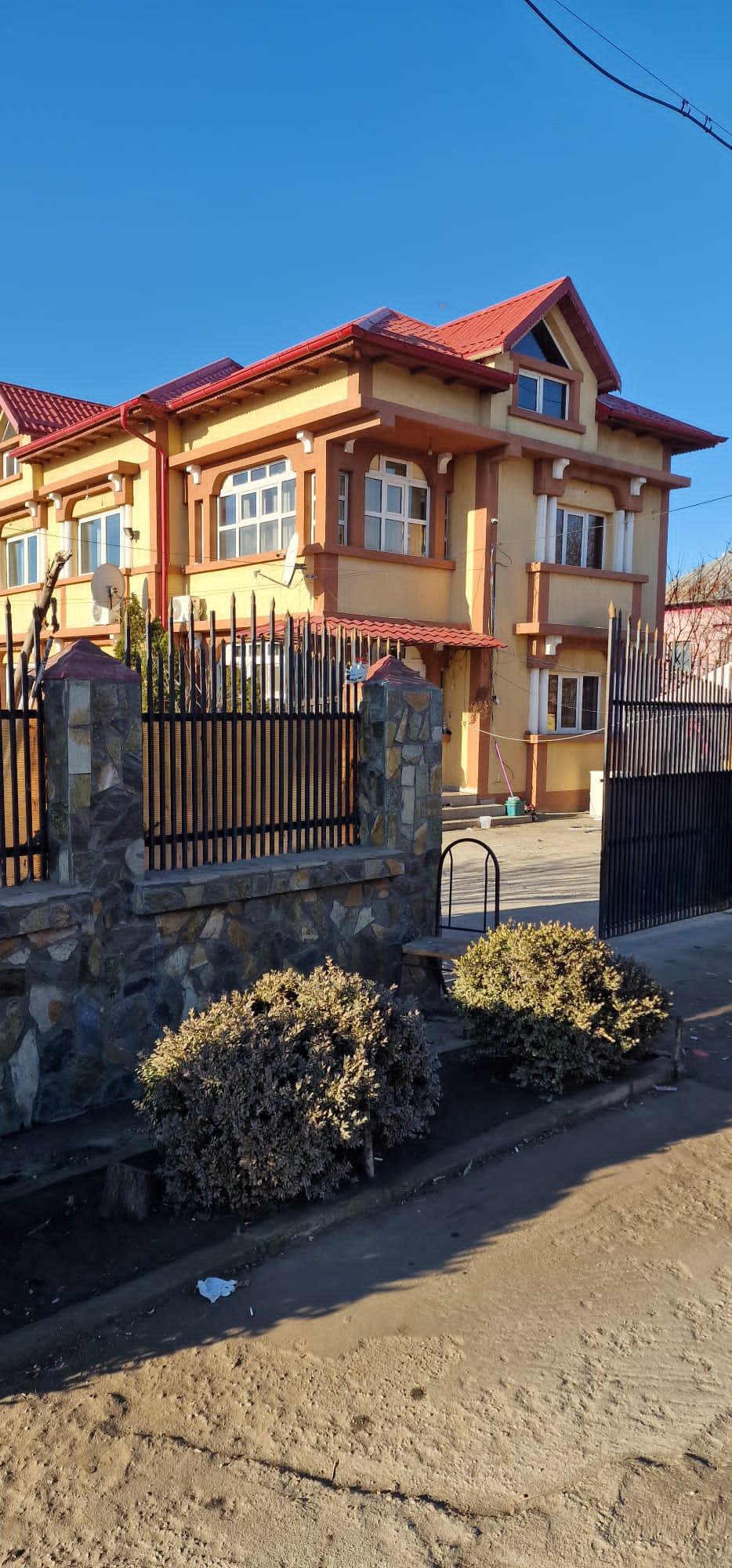 Grenadă legată de poarta unei case din județul Ilfov | Misiune contracronometru a specialiștilor pirotehnici pentru dezamorsare 809495