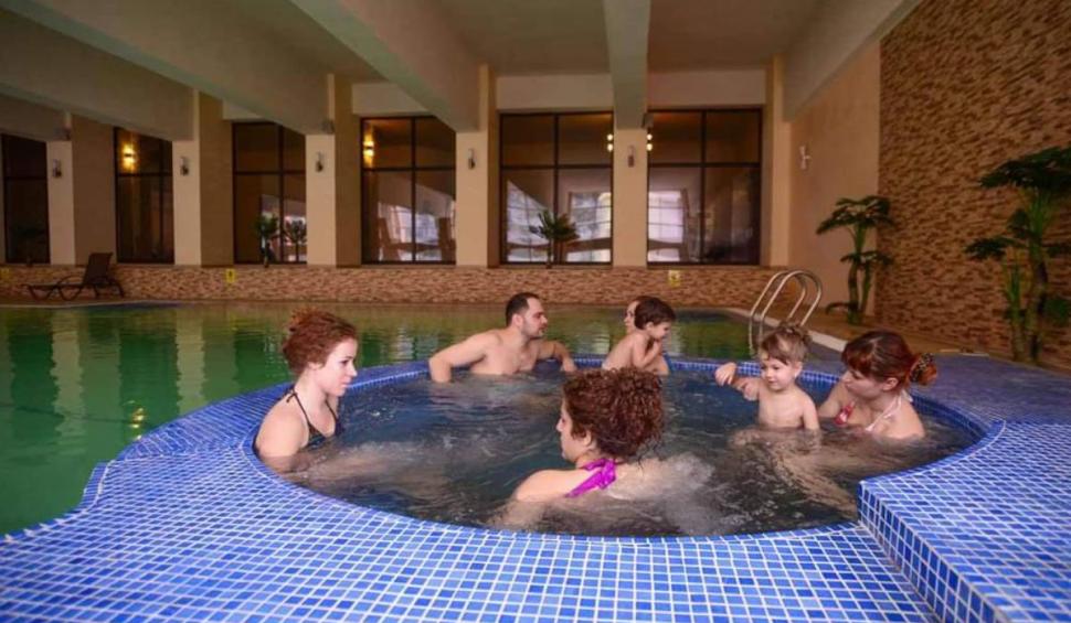 SPA, relaxare și tratamente la Băile Herculane 809477