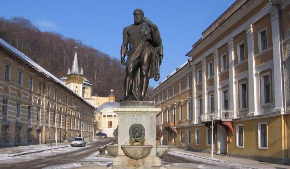 SPA, relaxare și tratamente la Băile Herculane 809478