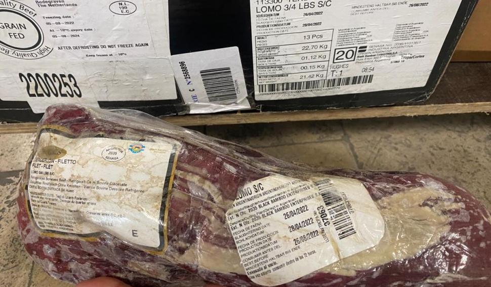 "Carne congelată aproape expirată, adusă de olandezi în România" | ANPC va sesiza Comisia Europeană: "Nu suntem pelicanii Europei!" 809667