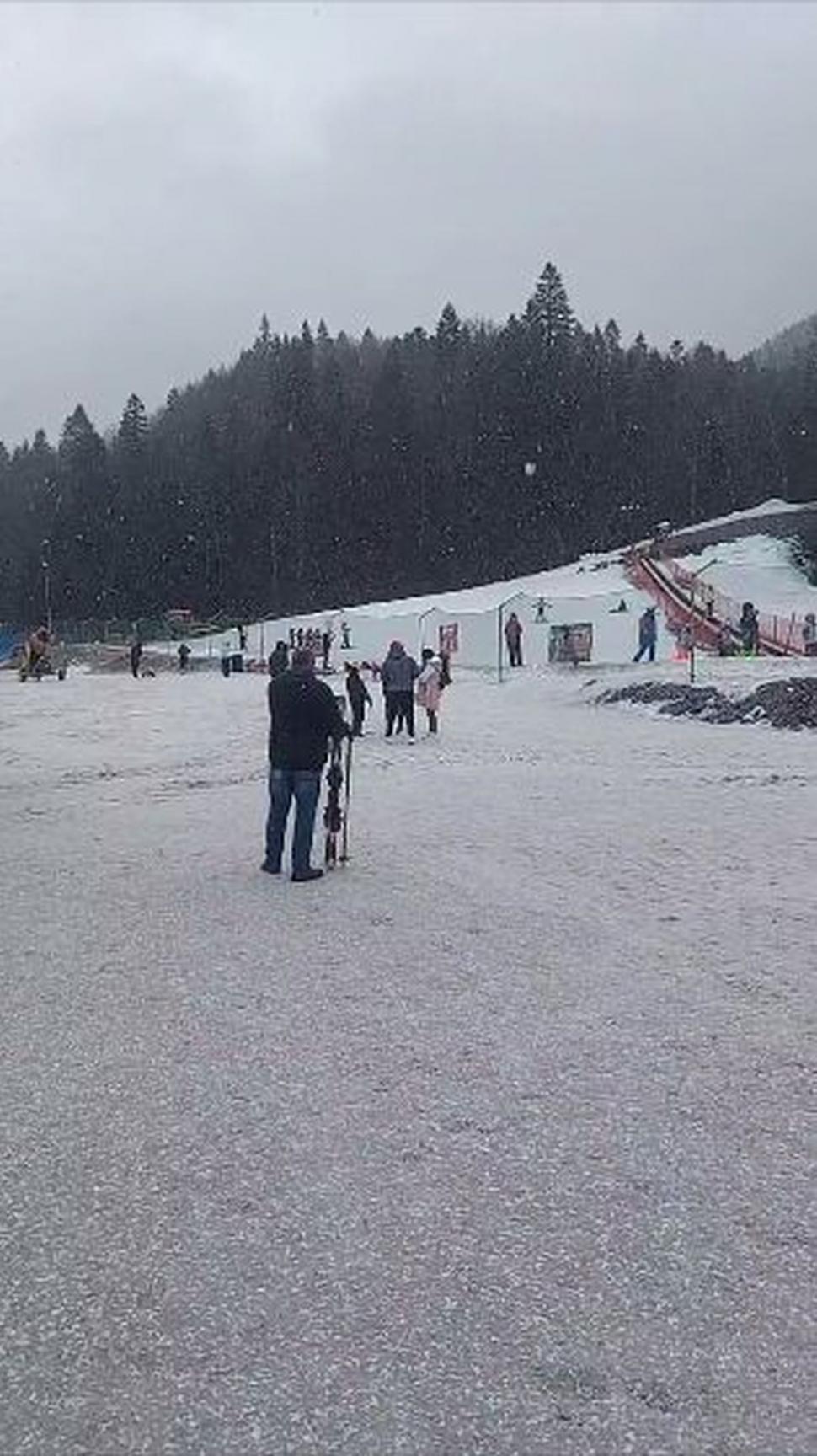 Ninge abundent în România. Turiştii se bucură de peisajul de iarnă 809645