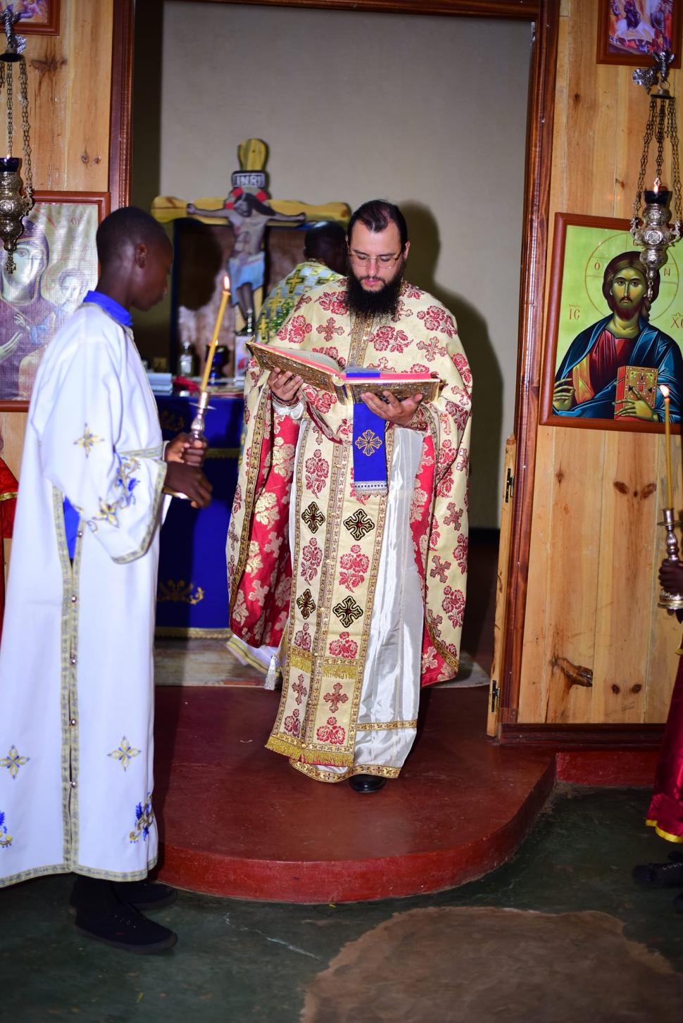 Povestea incredibilă a preotului Nectarie "blestemat" să se mute din România în Africa 809712