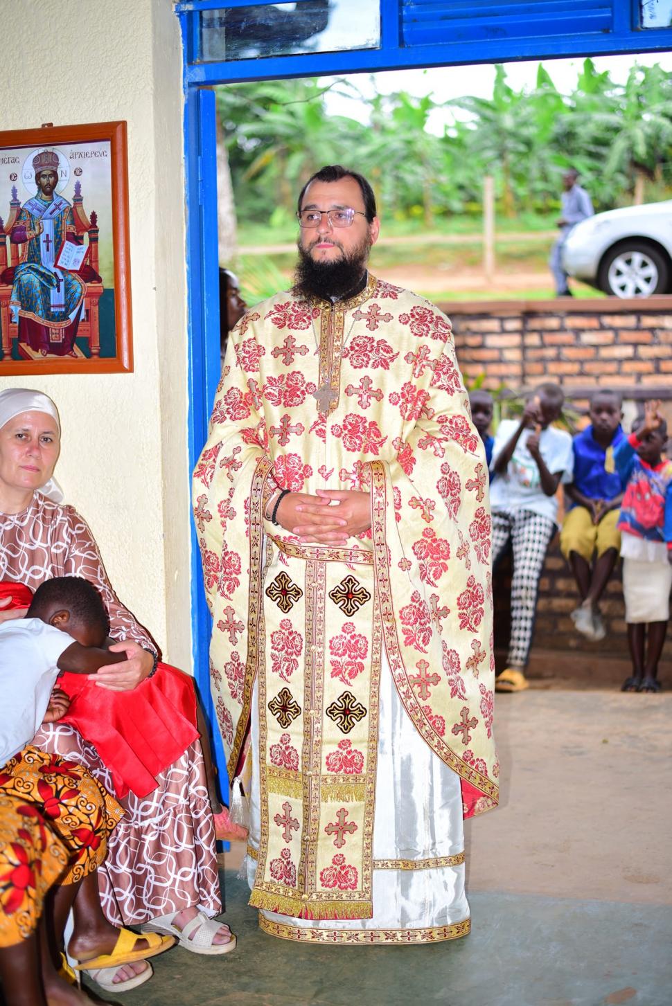 Povestea incredibilă a preotului Nectarie "blestemat" să se mute din România în Africa 809713